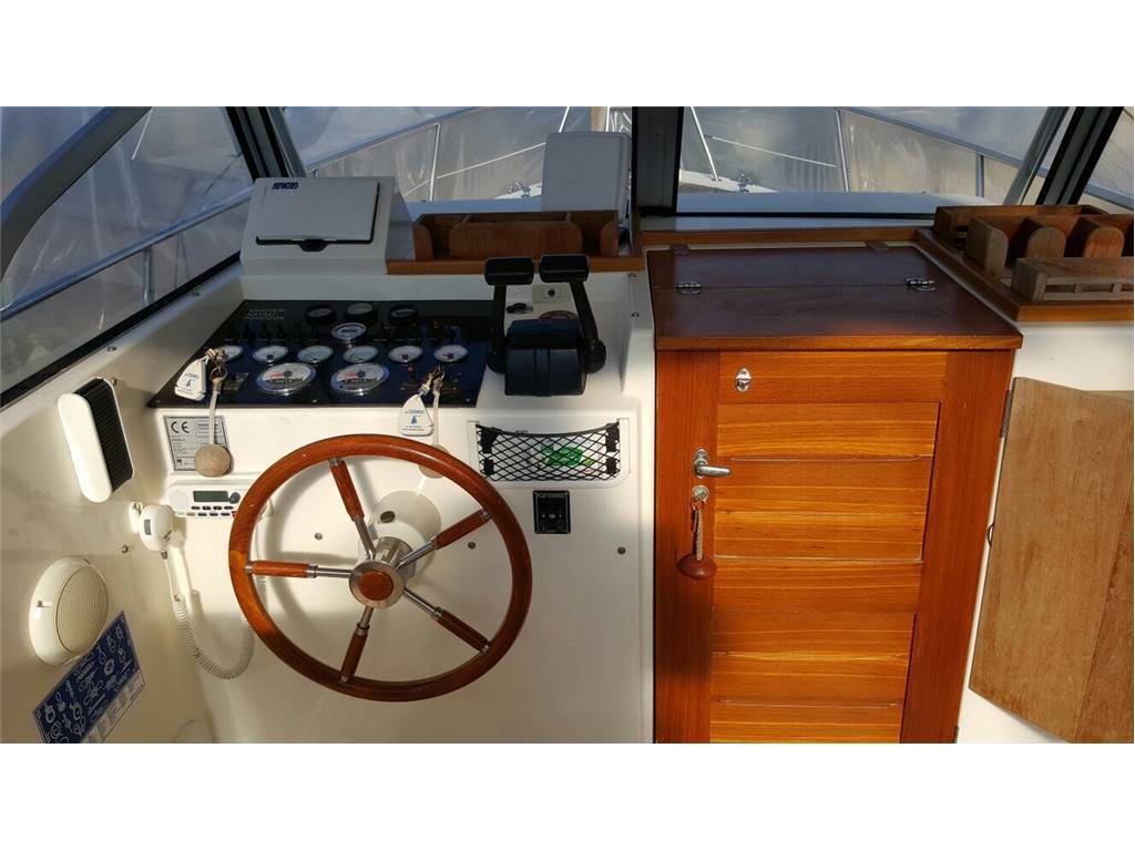 Poseidon Nemesis 28 cabin