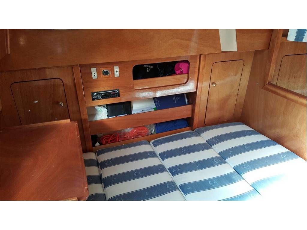 Poseidon Nemesis 28 cabin
