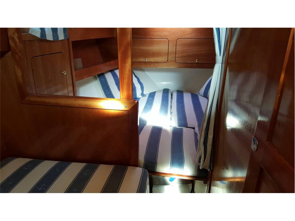 Poseidon Nemesis 28 cabin