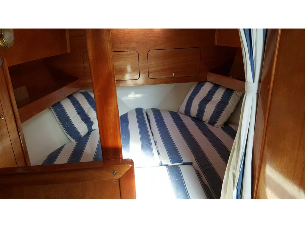 Poseidon Nemesis 28 cabin