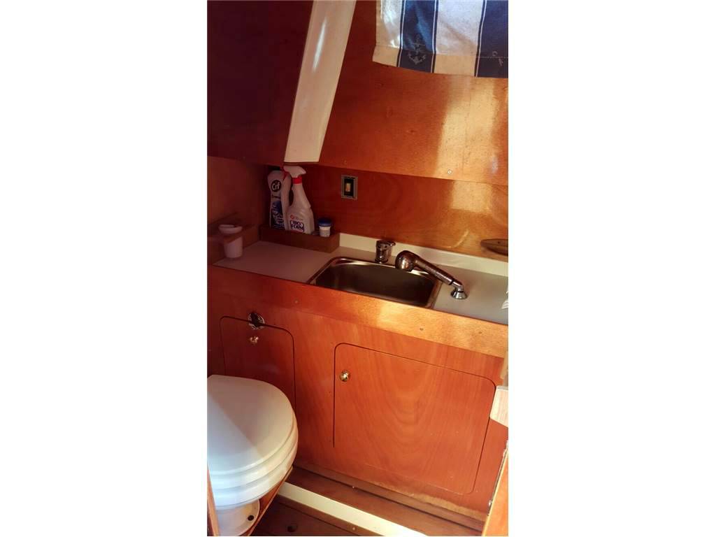 Poseidon Nemesis 28 cabin