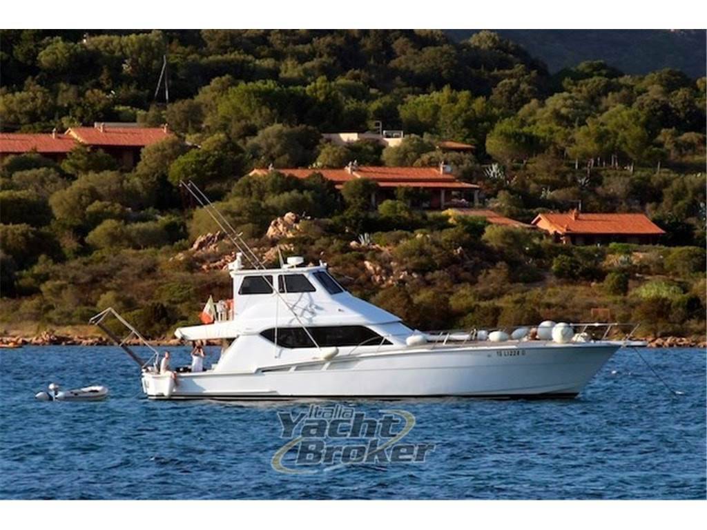 Hatteras 60' convertible