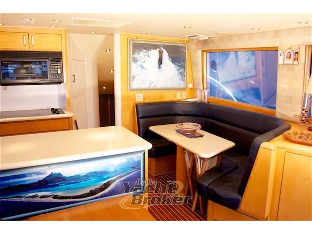 Hatteras 60' convertible