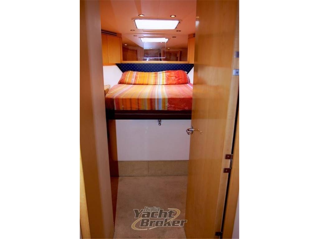 Hatteras 60' convertible