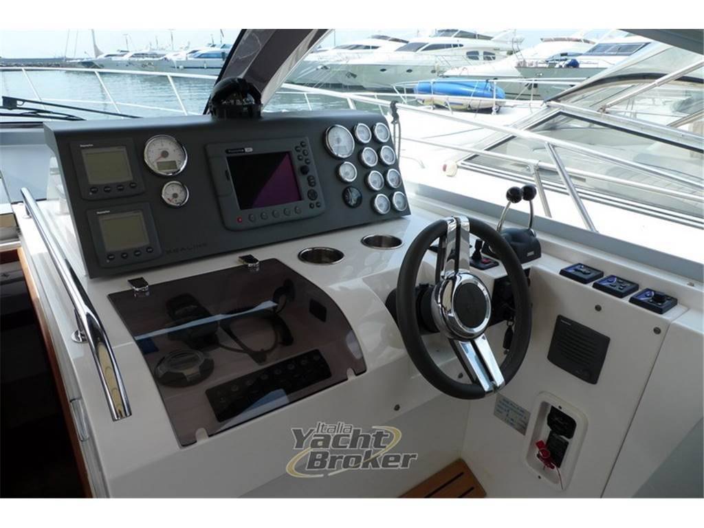 Sealine Solcio 35