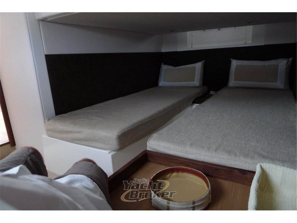 Sealine Solcio 35