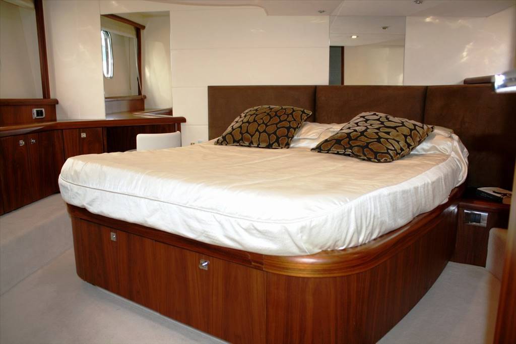 Sunseeker Predator 52