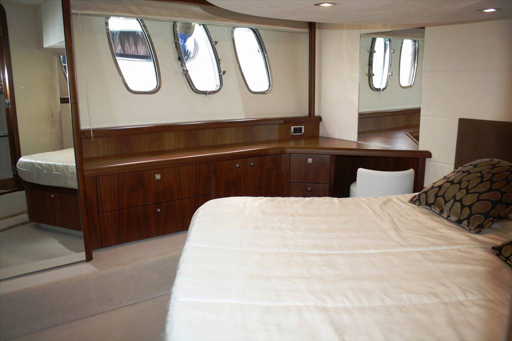 Sunseeker Predator 52