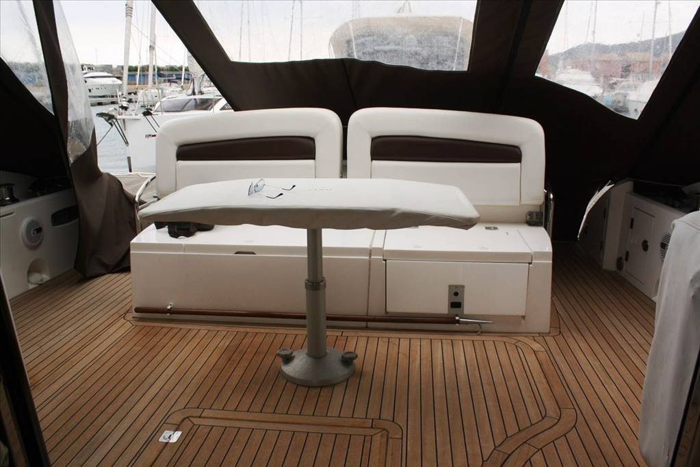 Sunseeker Predator 52