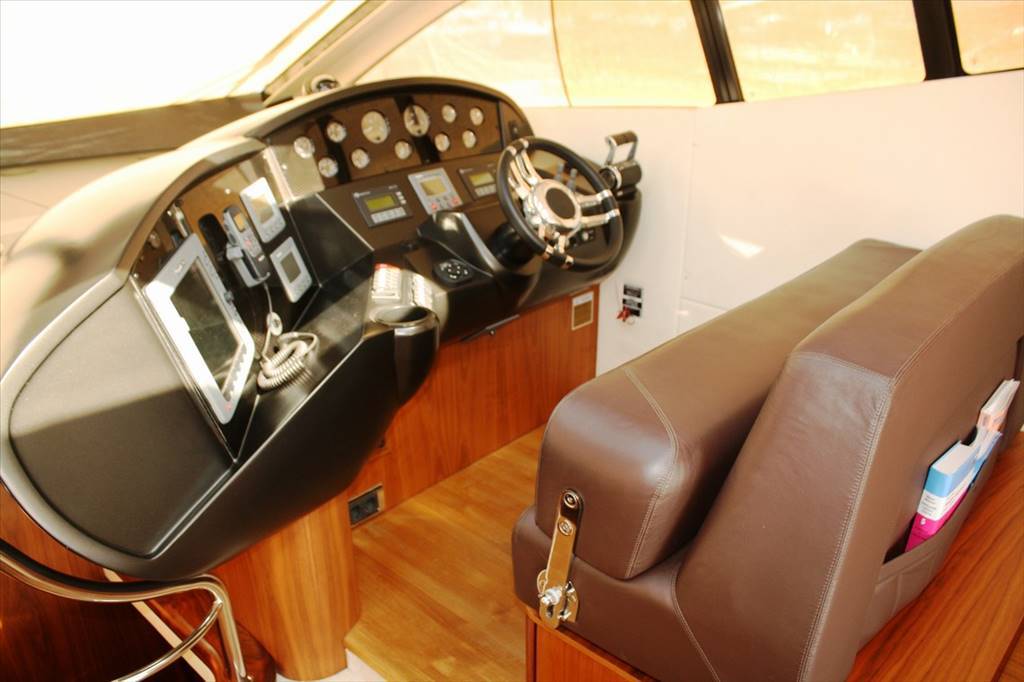 Sunseeker Predator 52
