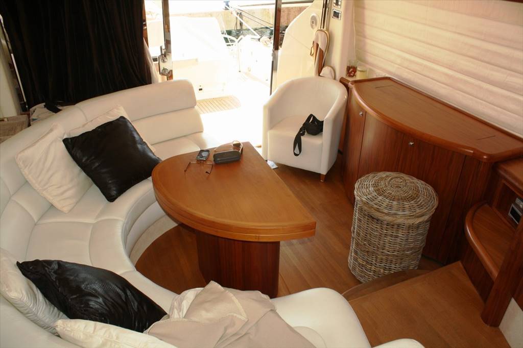 Sunseeker Predator 52