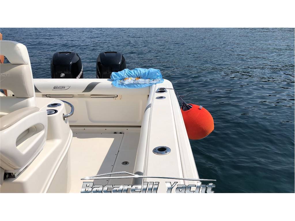 Boston whaler 320 outrage