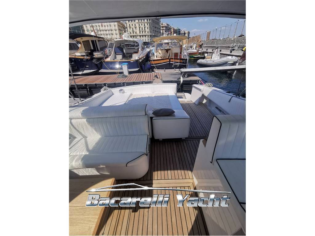 Tornado 38 flush deck natante