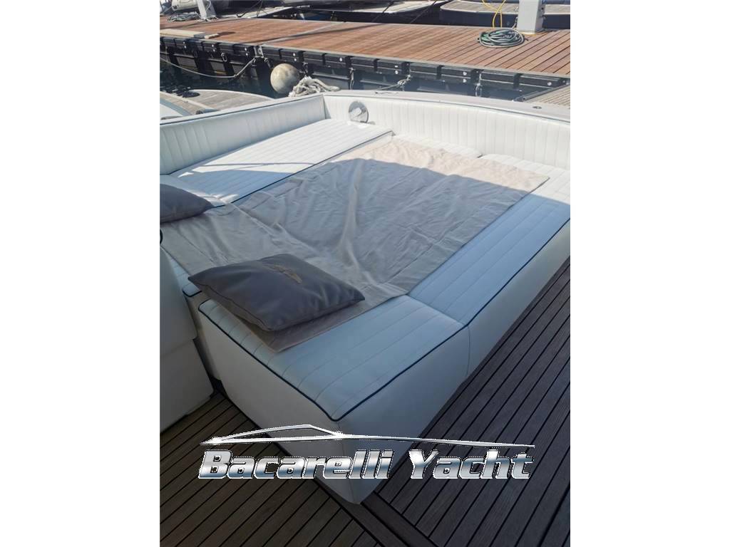 Tornado 38 flush deck natante