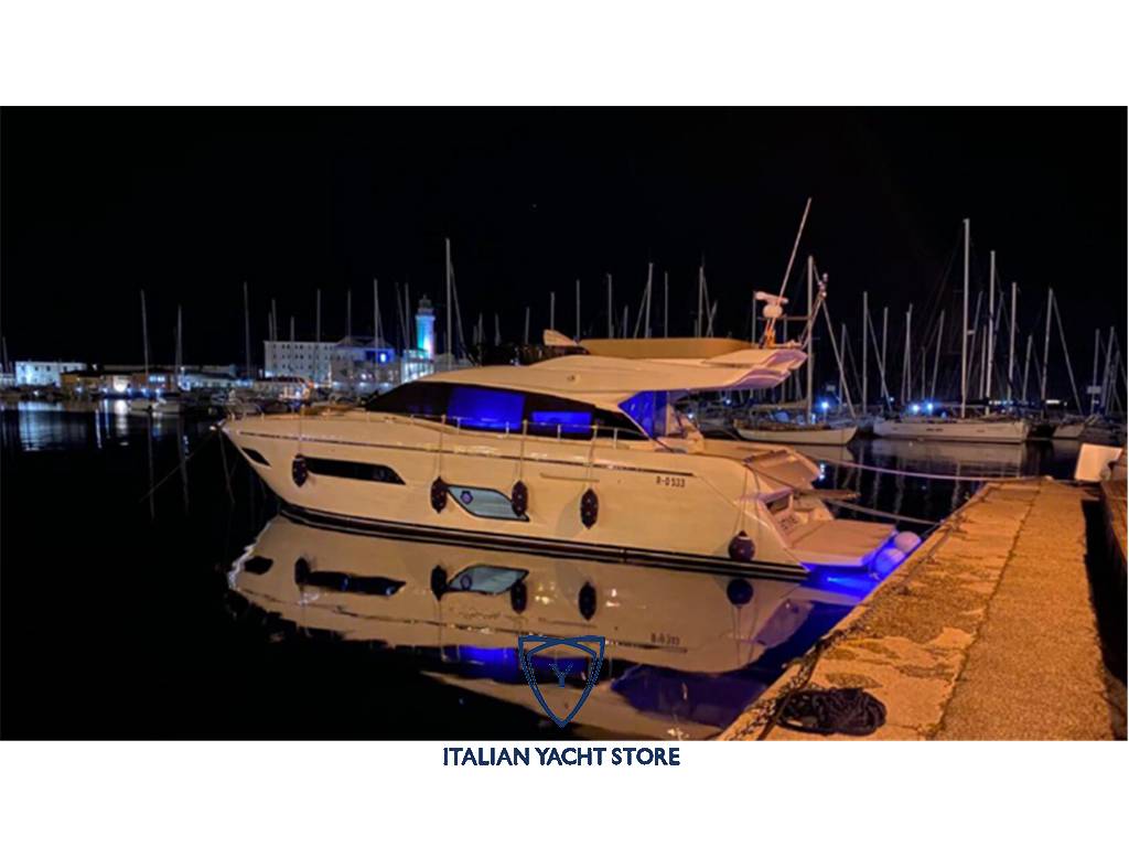 Ferretti 550