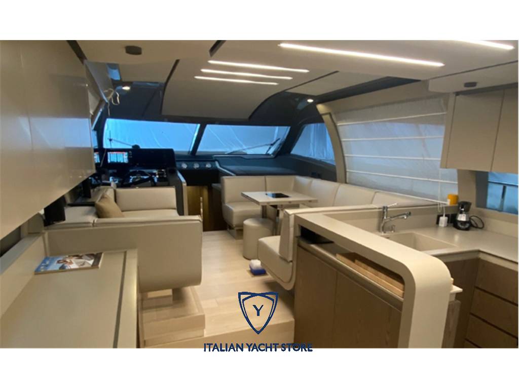 Ferretti 550