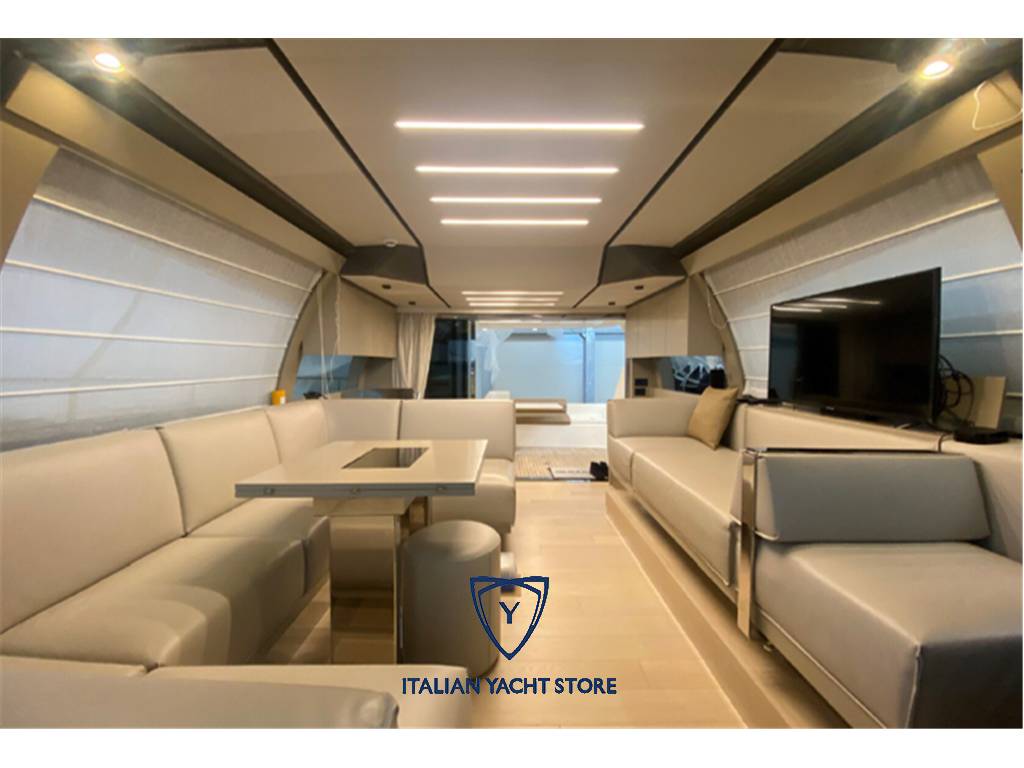 Ferretti 550