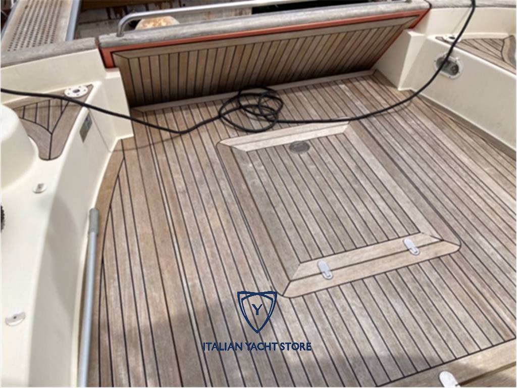 Mochi craft Dolphin 44
