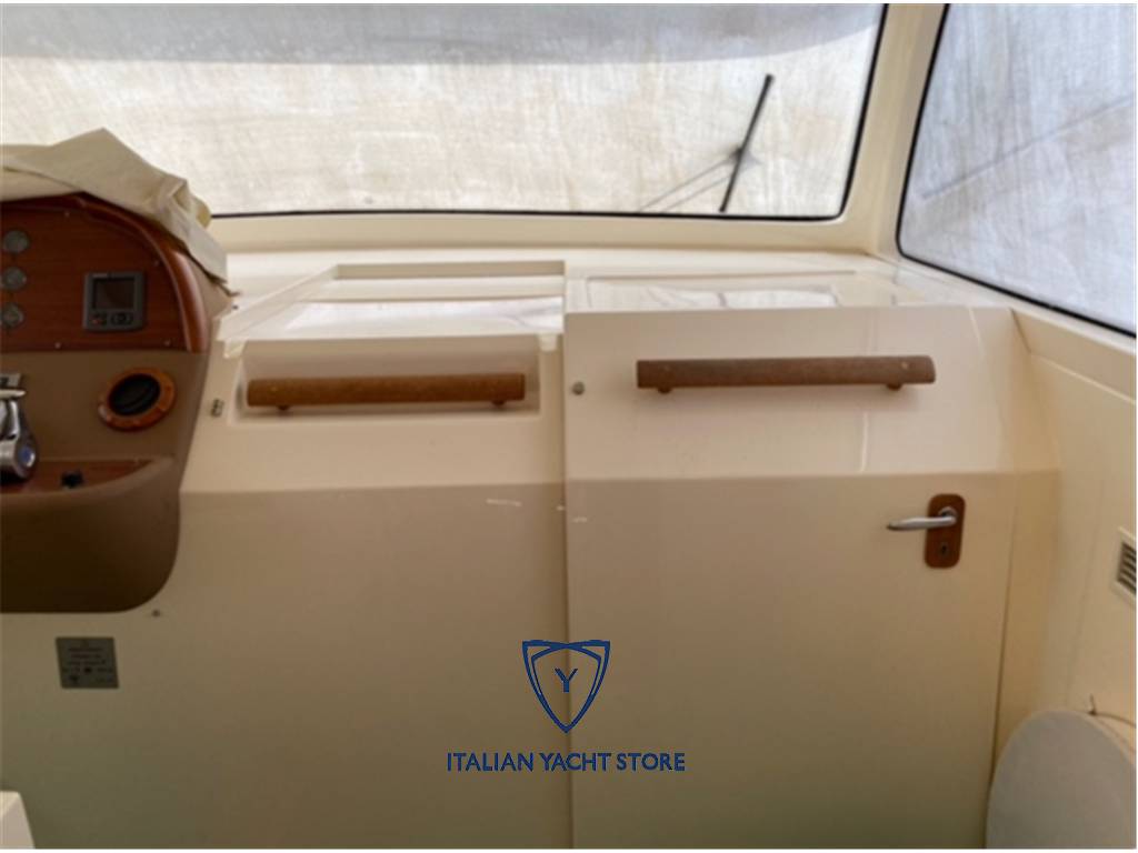 Mochi craft Dolphin 44