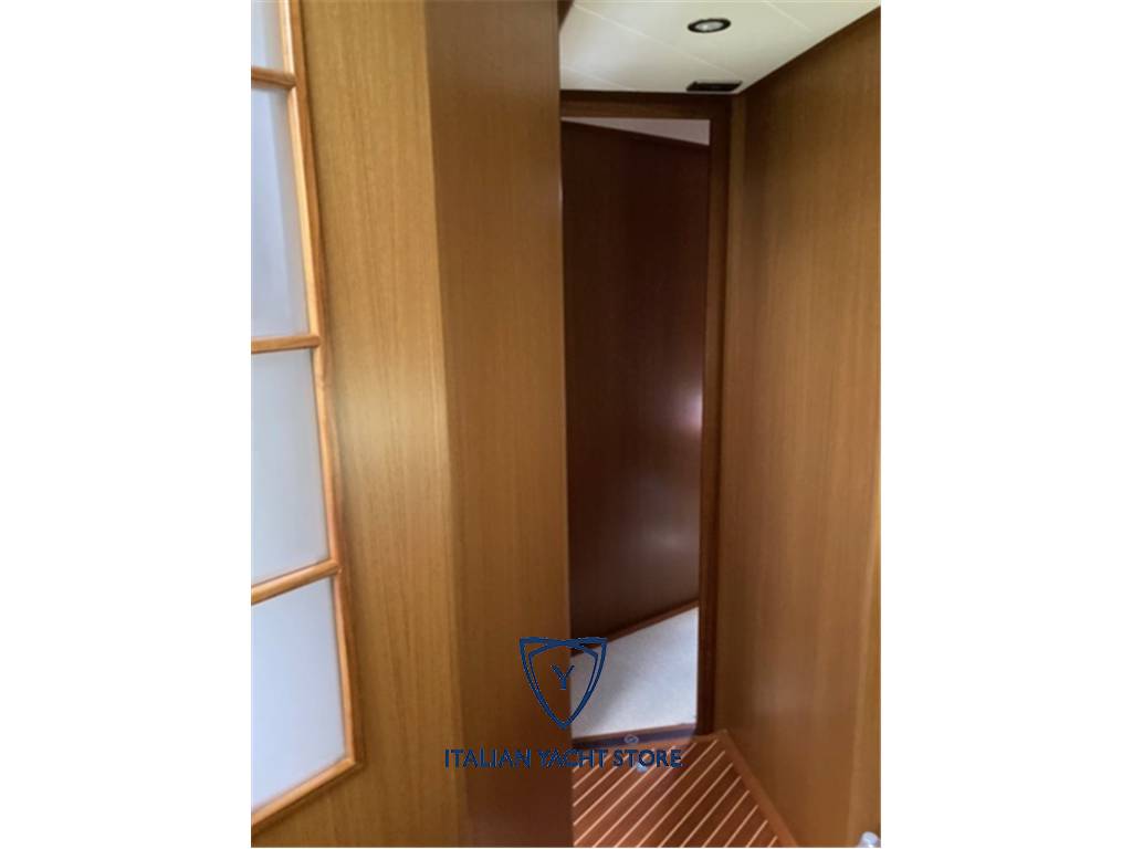 Mochi craft Dolphin 44