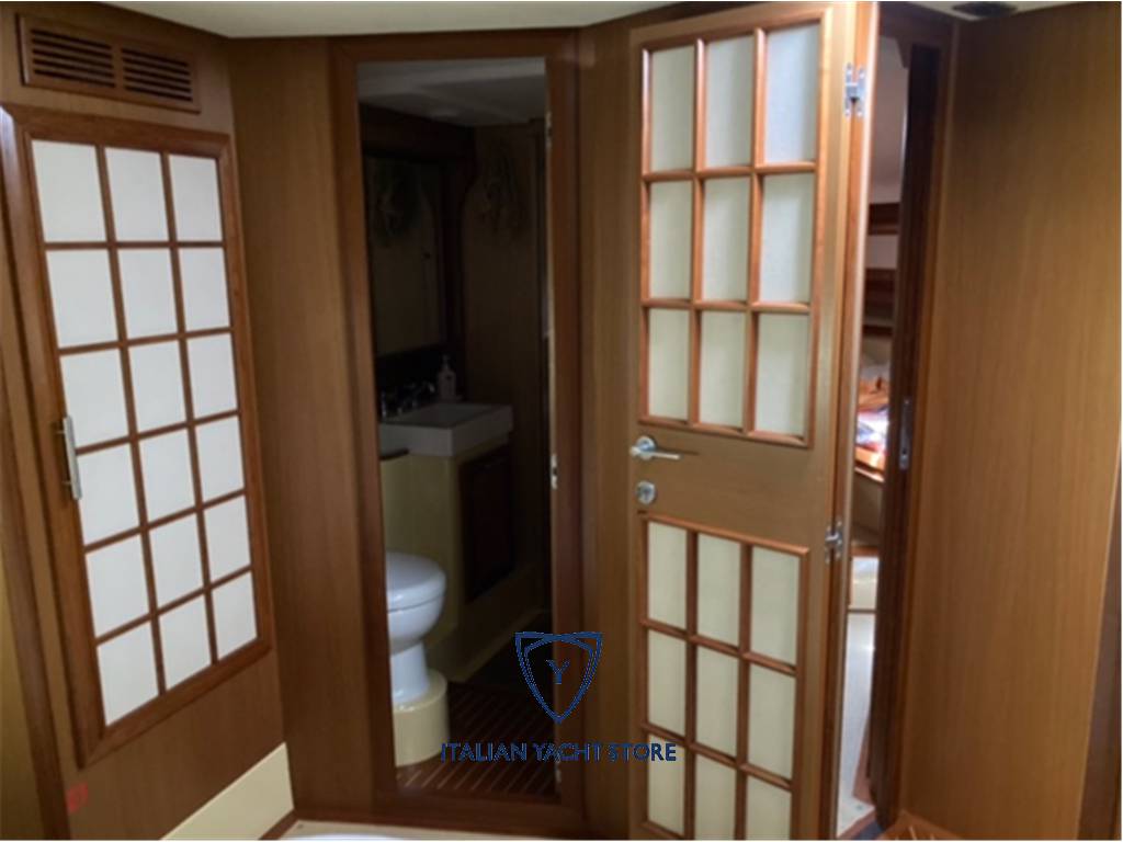 Mochi craft Dolphin 44