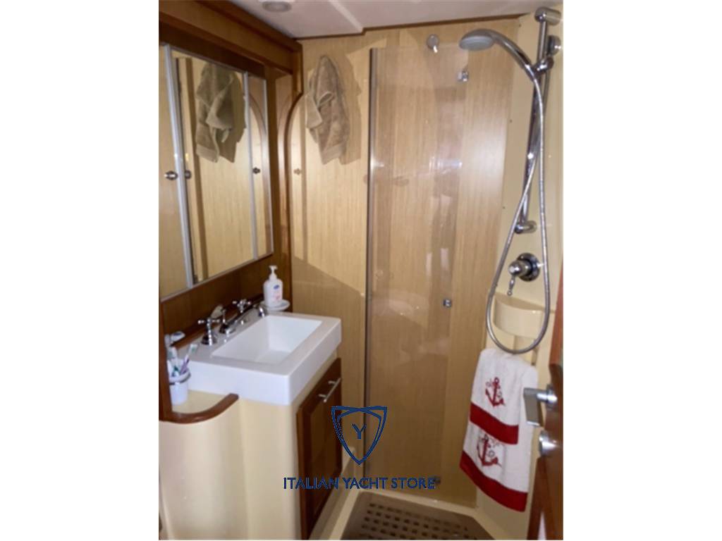 Mochi craft Dolphin 44