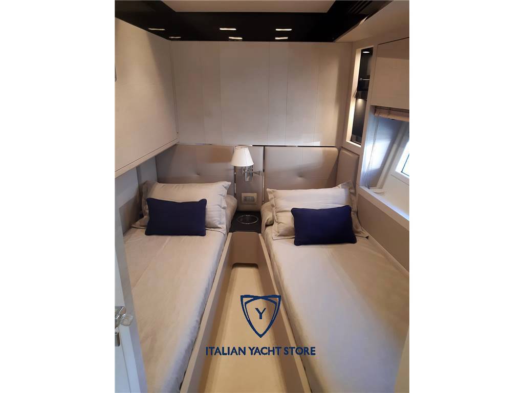 Azimut 80