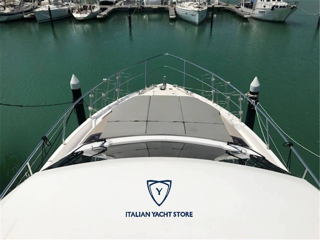 Ferretti yachts 500