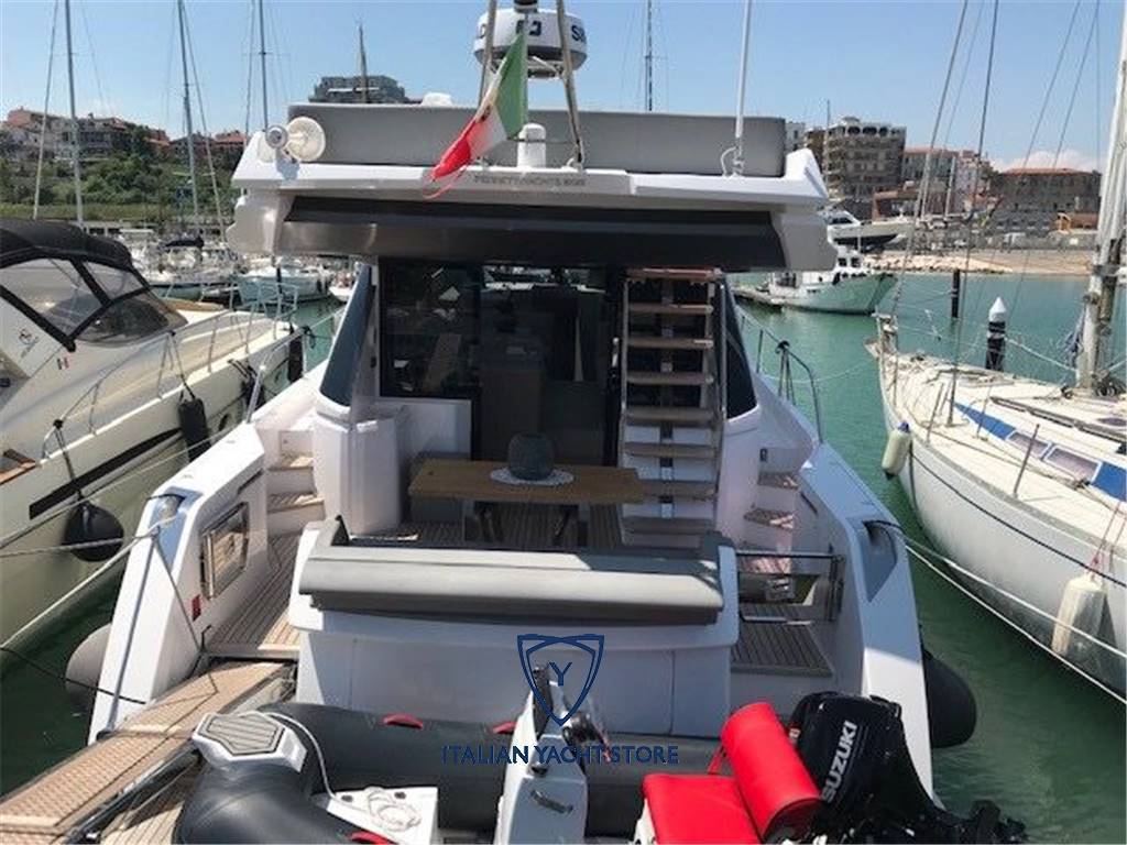 Ferretti yachts 500