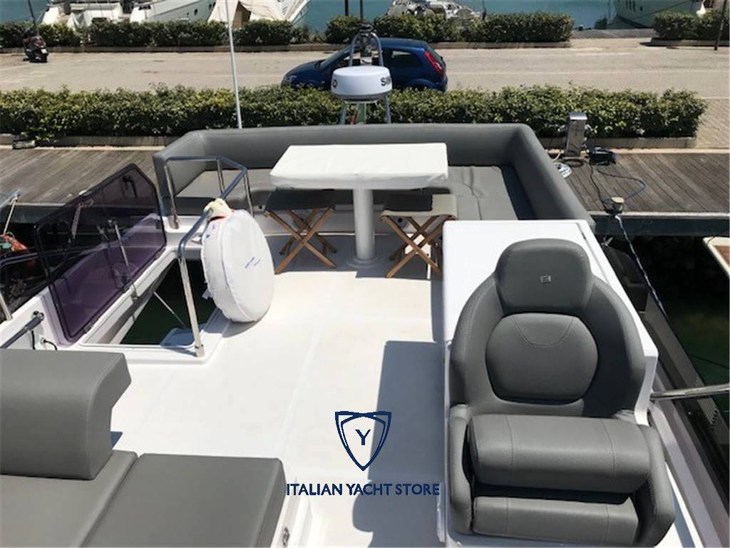 Ferretti yachts 500
