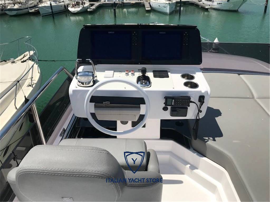 Ferretti yachts 500