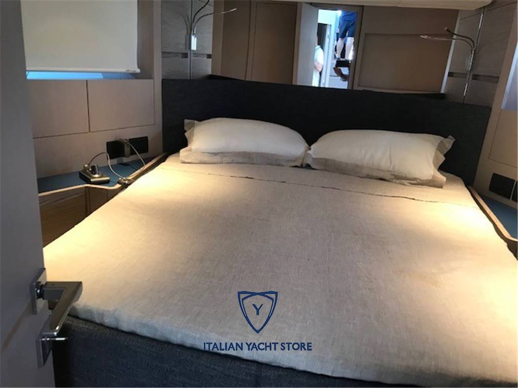 Ferretti yachts 500