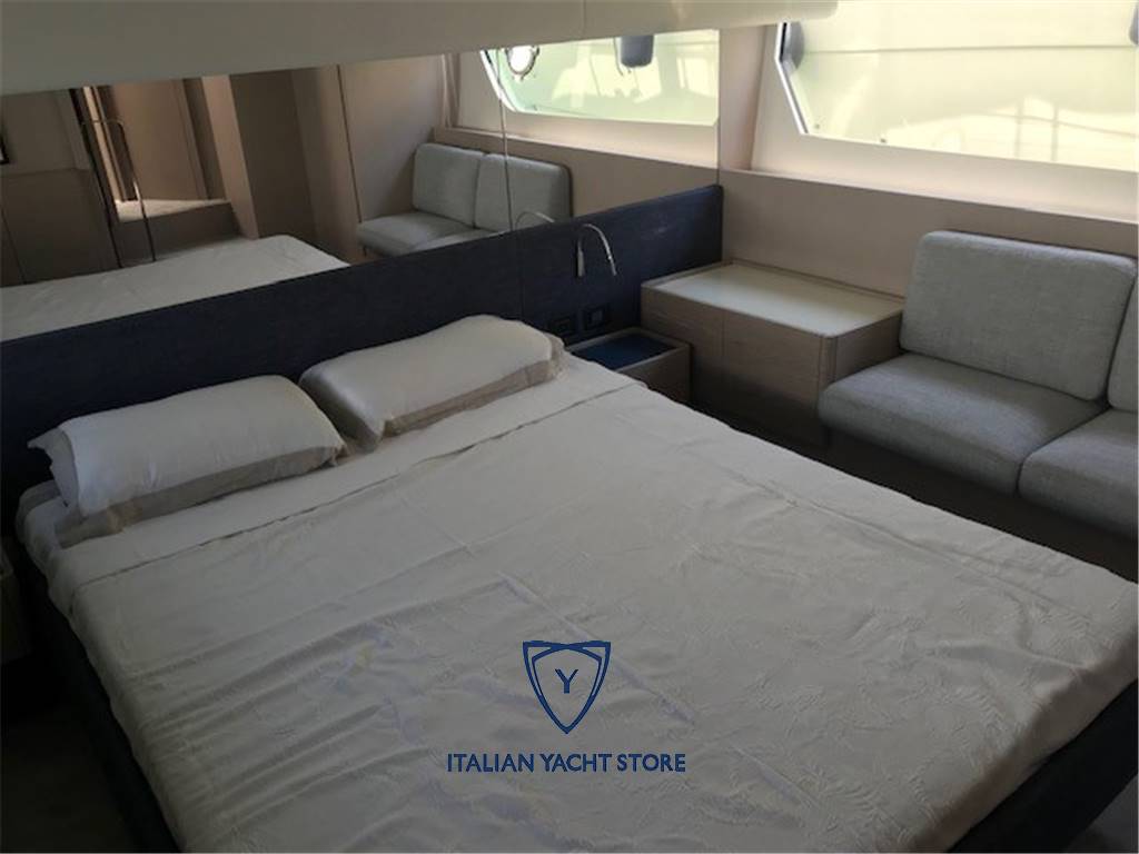 Ferretti yachts 500