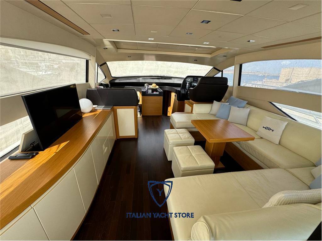 Pershing 64