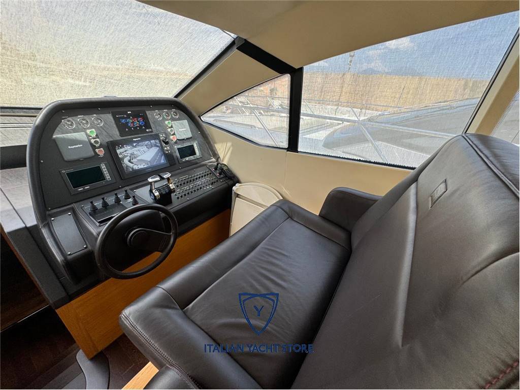 Pershing 64