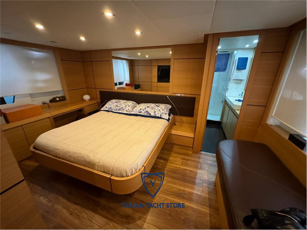Pershing 64
