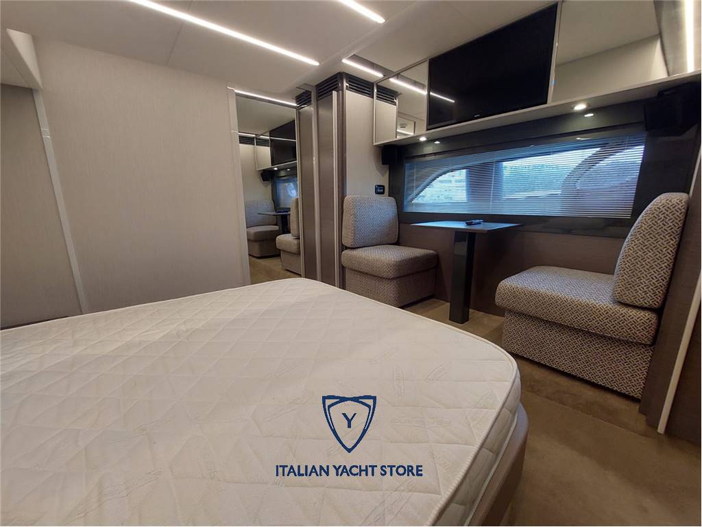 Pershing 5x