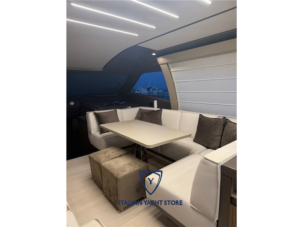 Ferretti yachts 550