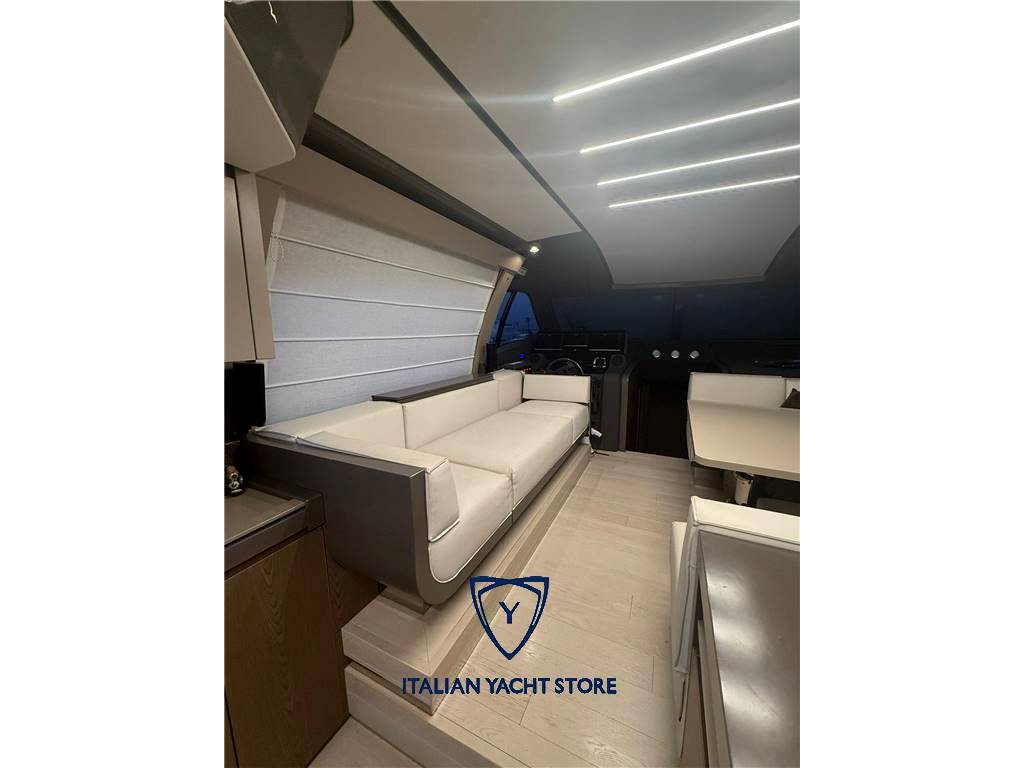 Ferretti yachts 550
