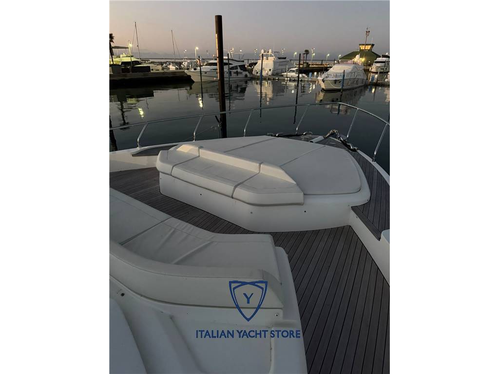 Ferretti yachts 550