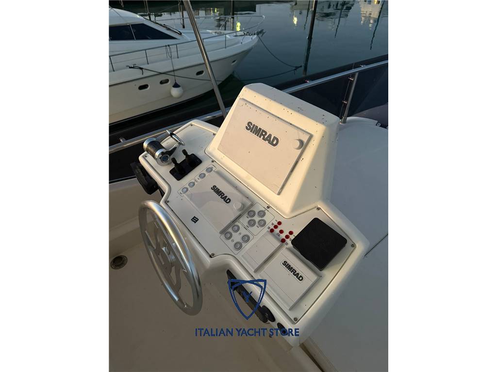Ferretti yachts 550