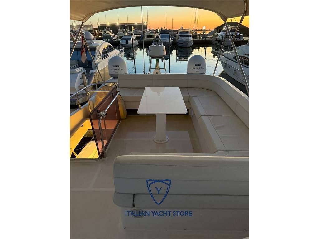 Ferretti yachts 550