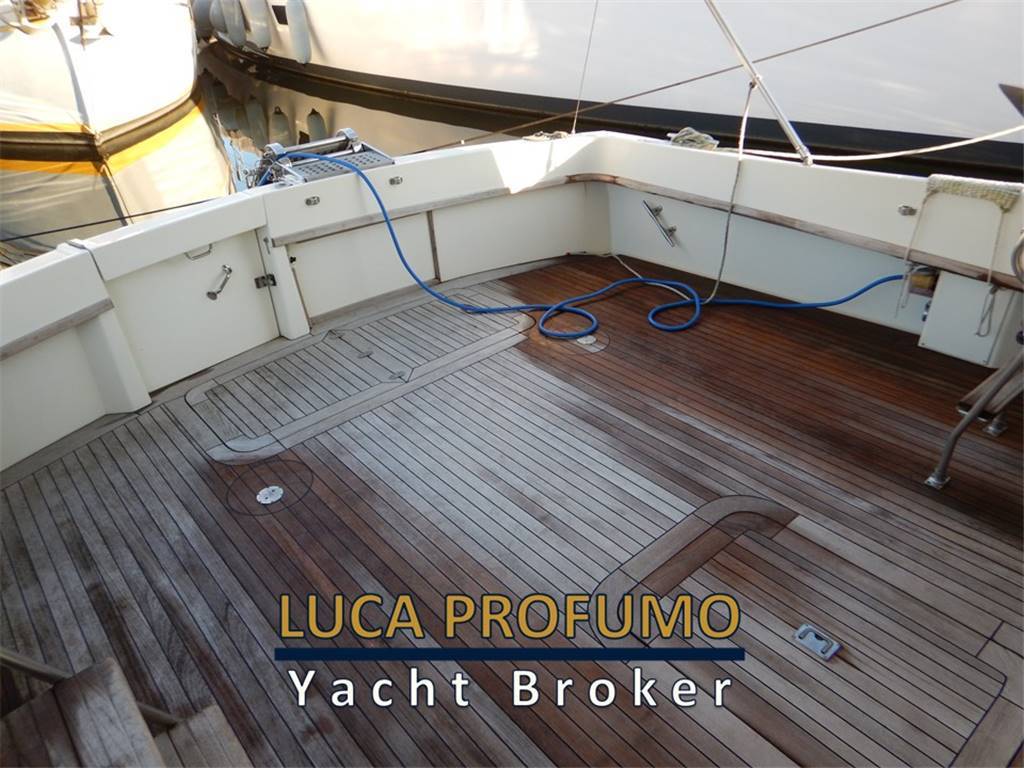 Hatteras yachts 45 convertible