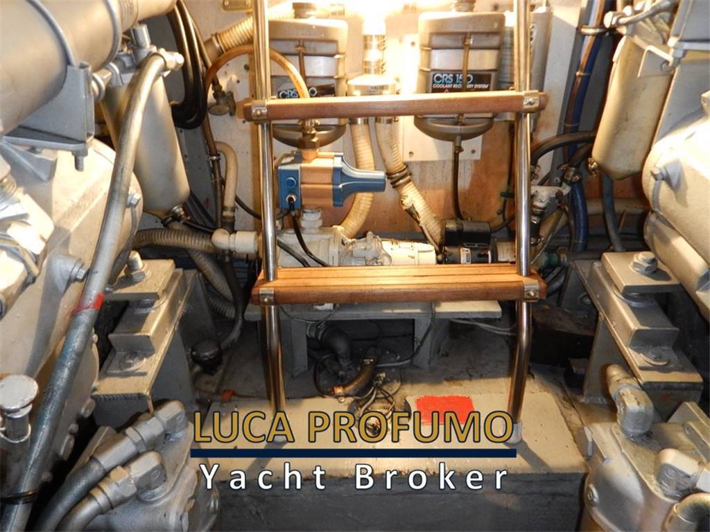 Hatteras yachts 45 convertible