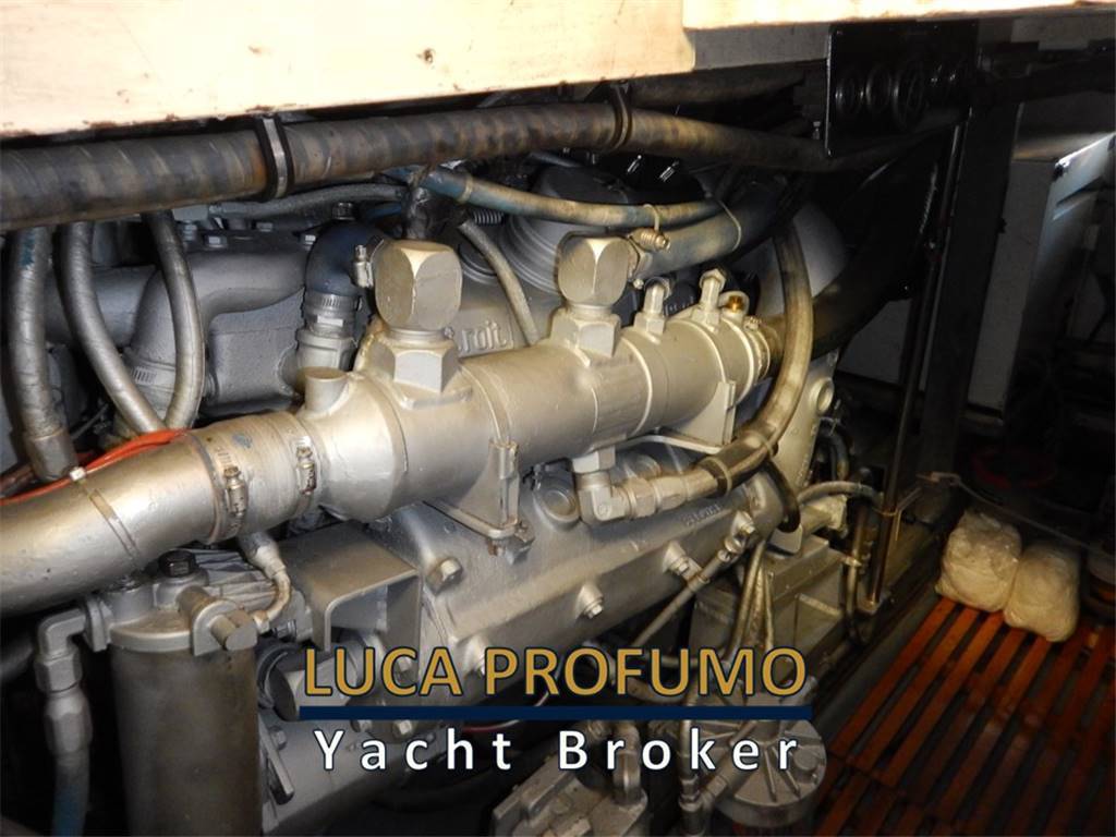 Hatteras yachts 45 convertible