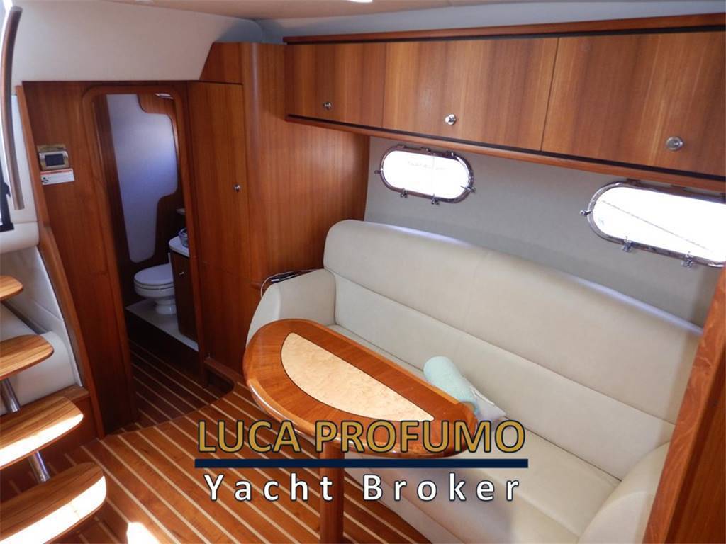 Tiara yachts 3900 sovran
