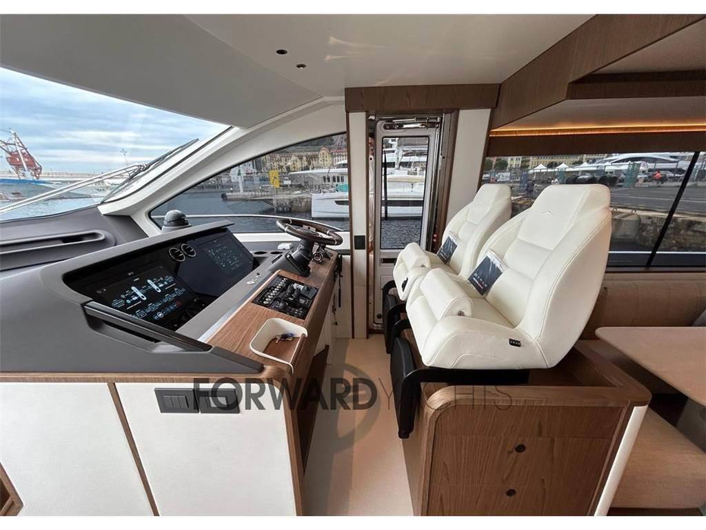 Azimut 72 fly