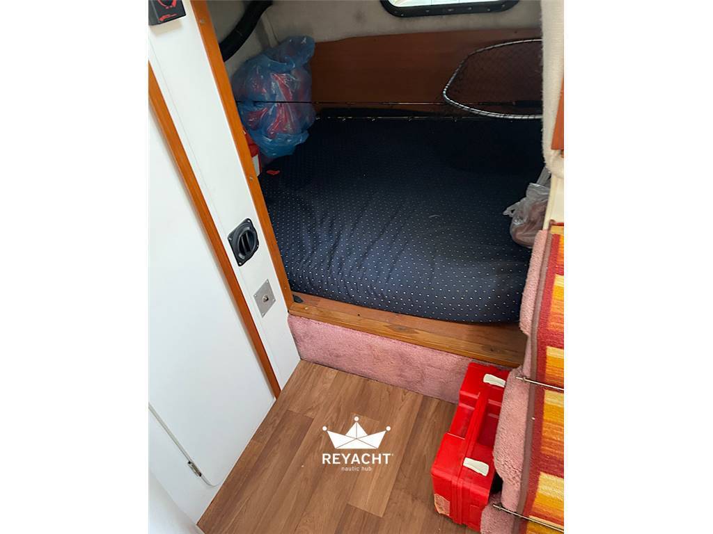 Carver Montego 28 530