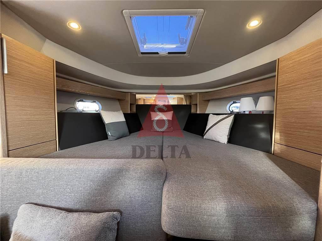 Bavaria S 33 hard top