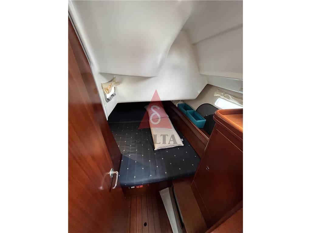 Beneteau Oceanis 373